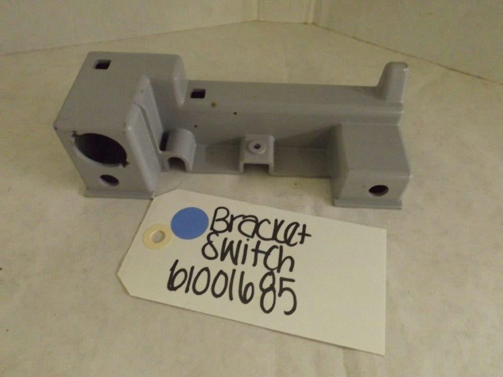 MAYTAG WHIRLPOOL REFRIGERATOR 61001685 SWITCH BRACKET NEW MAYTAG WHIRLPOOL REFRIGERATOR 61001685 SWITCH BRACKET NEW